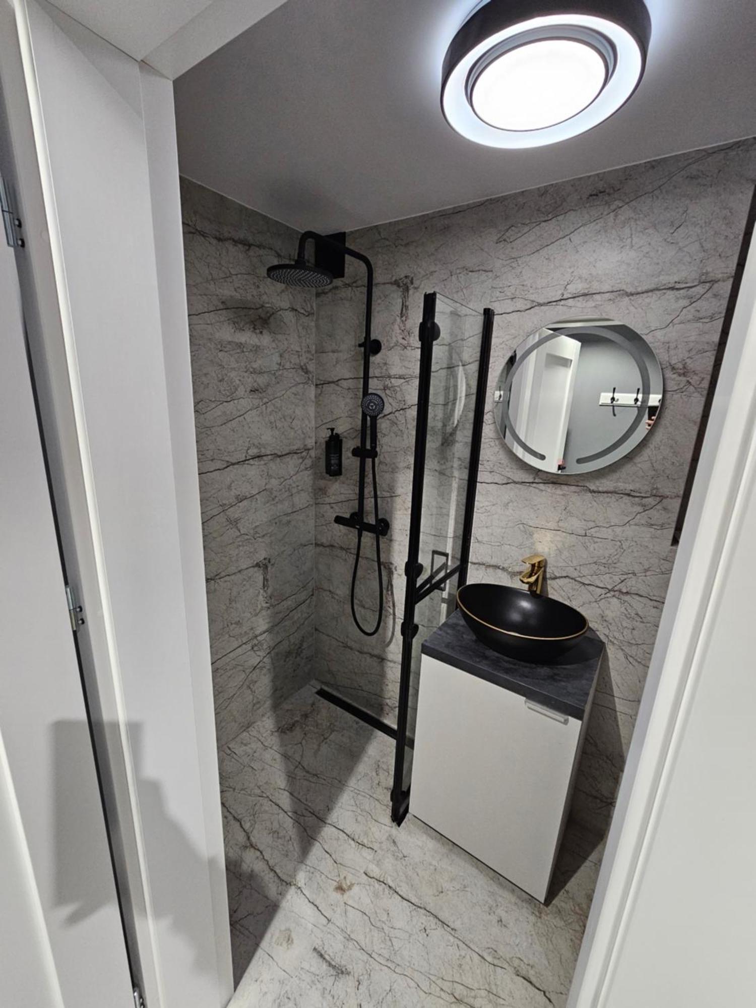 Apartament Z Jacuzzi Klimatyzacja Prywatny Parking Radom Dış mekan fotoğraf