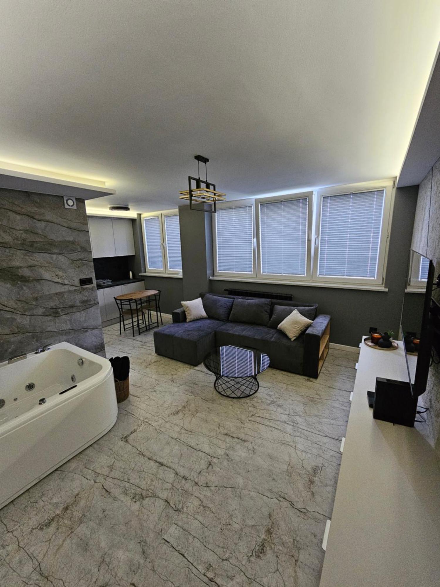 Apartament Z Jacuzzi Klimatyzacja Prywatny Parking Radom Dış mekan fotoğraf